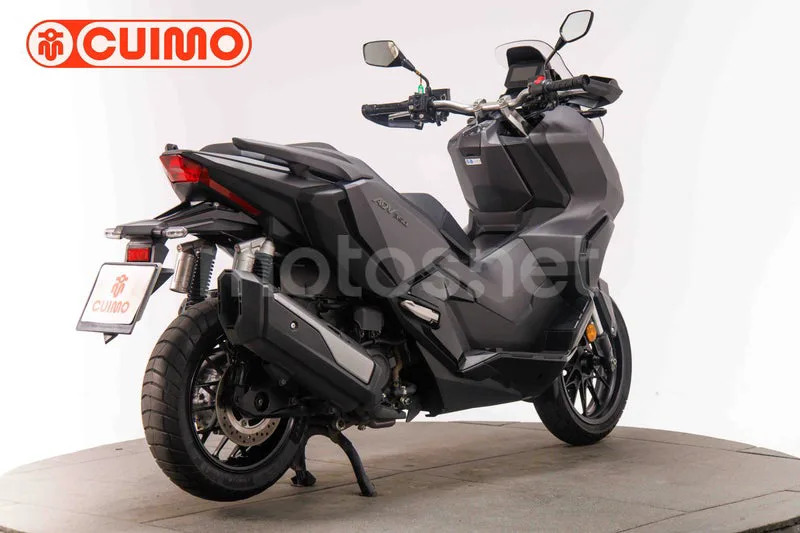 Honda ADV350 - Vista 4