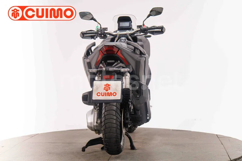 Honda ADV350 - Vista 5