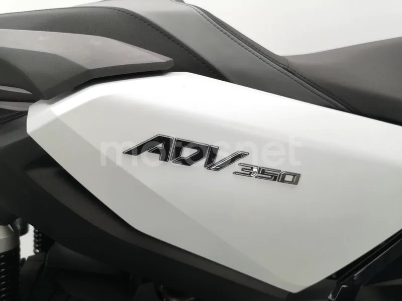 Honda ADV350 - Vista 13