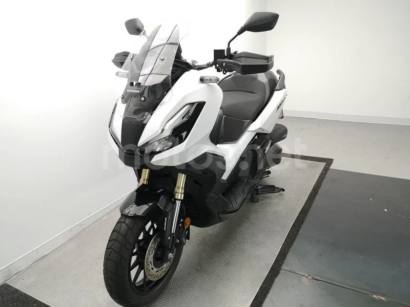 Honda ADV350 - Vista 16