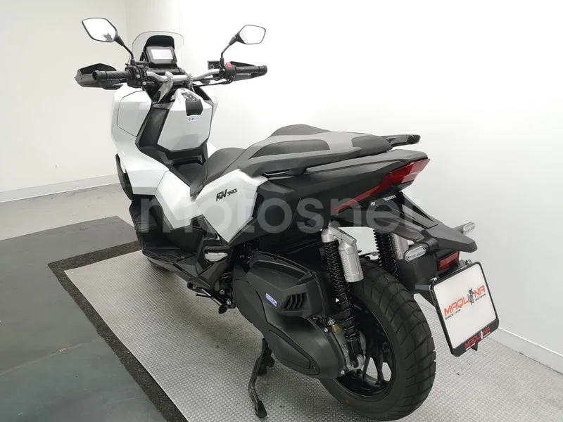 Honda ADV350 - Vista 17