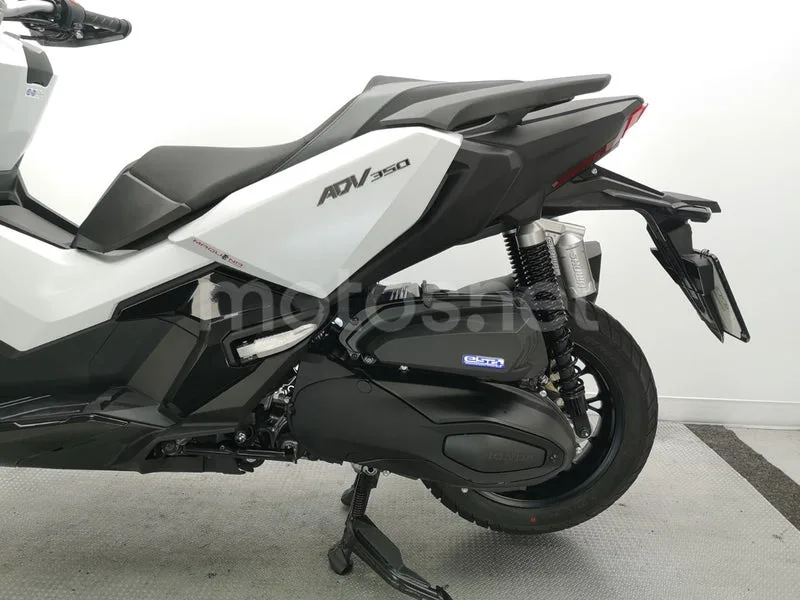 Honda ADV350 - Vista 18