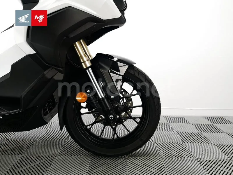 Honda ADV350 - Vista 29
