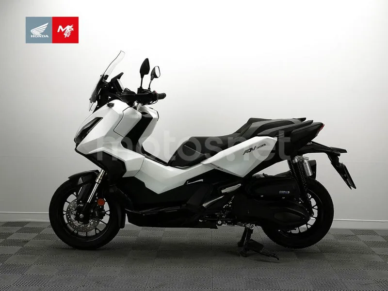 Honda ADV350 - Vista 32