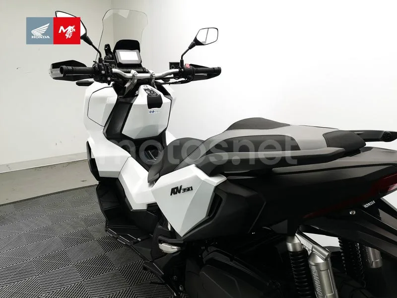 Honda ADV350 - Vista 35