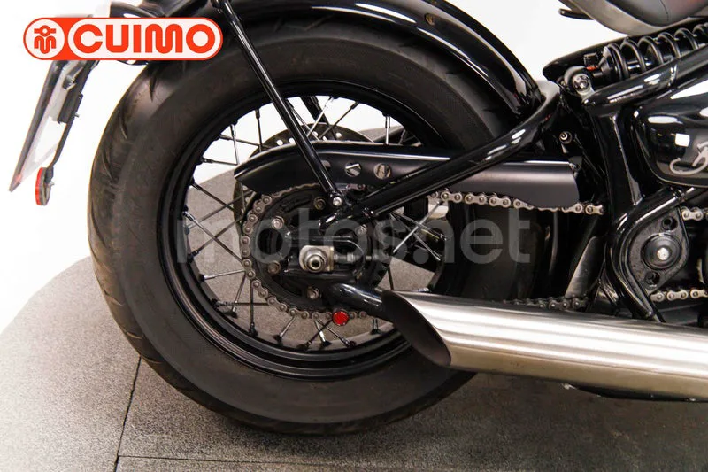 Triumph Bonneville Bobber - Vista 16