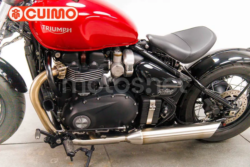 Triumph Bonneville Bobber - Vista 24