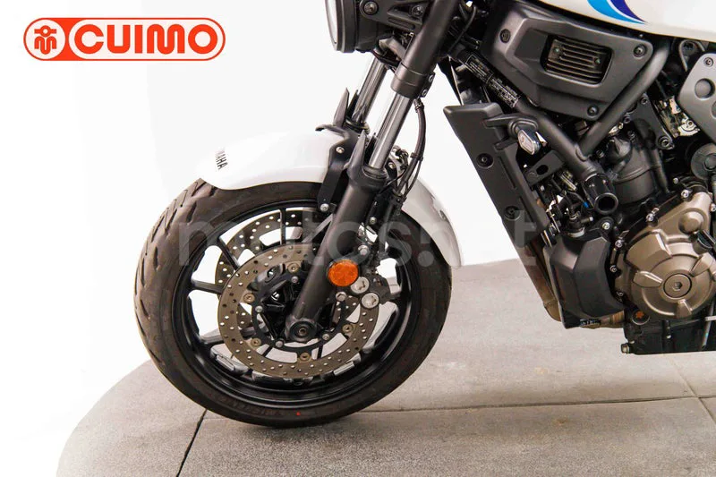 Yamaha XSR700 - Vista 22