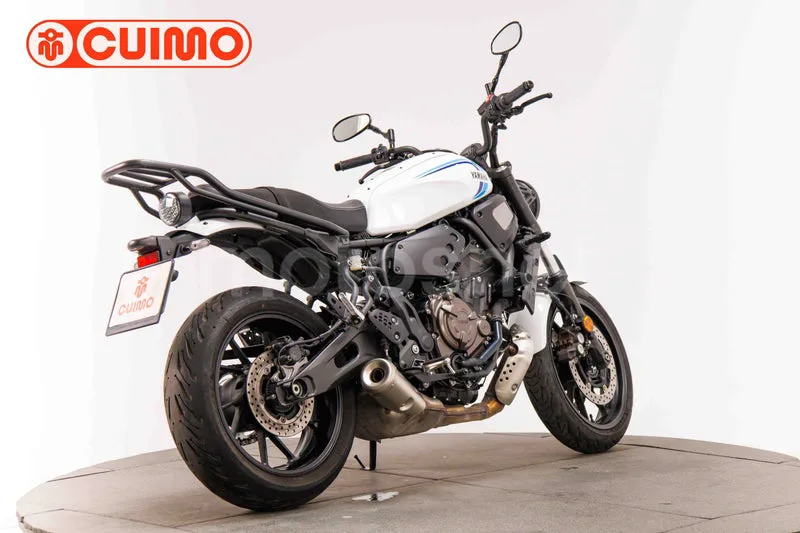 Yamaha XSR700 - Vista 4