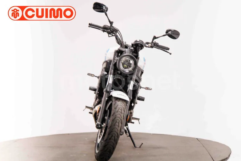 Yamaha XSR700 - Vista 10