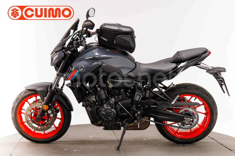 Yamaha MT-07 - Vista 8