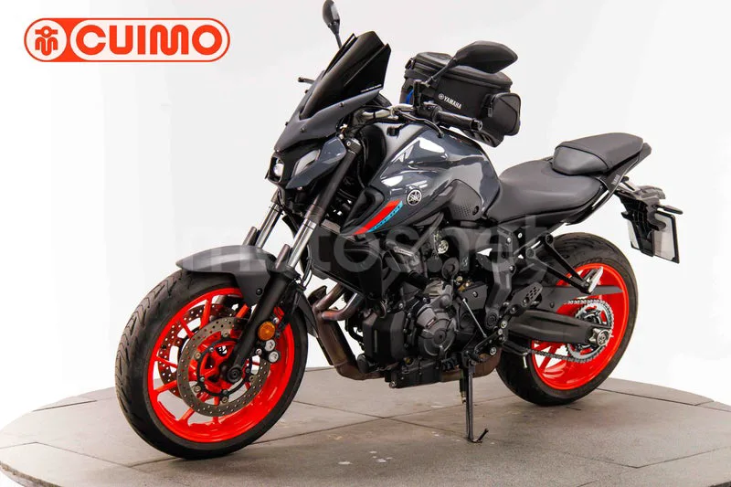 Yamaha MT-07 - Vista 9