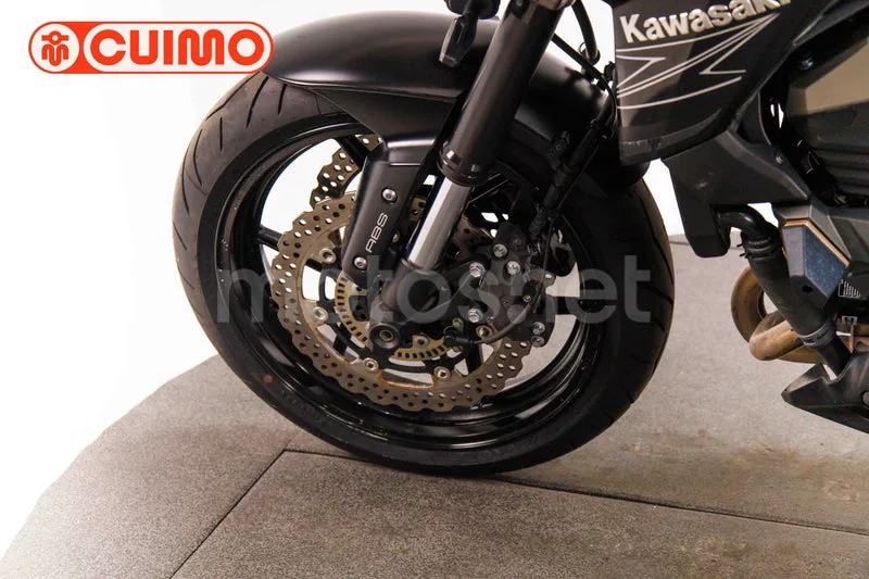Kawasaki Z800 - Vista 23
