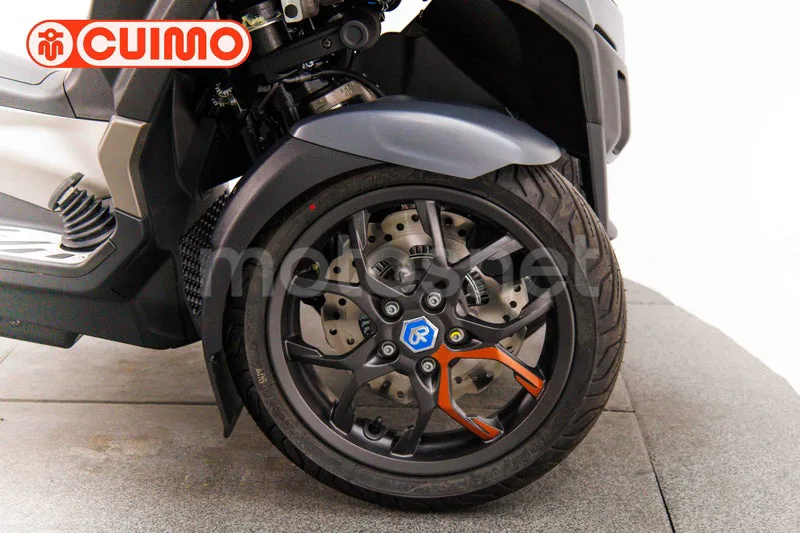 Piaggio MP3 530 Exclusive - Vista 13