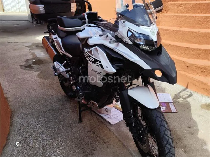 Benelli TRK 502 - Vista 9