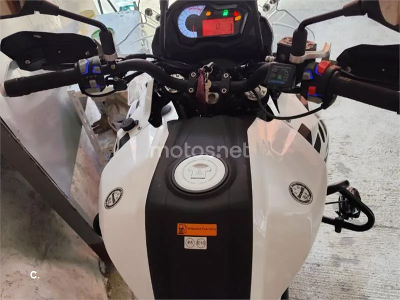 Benelli TRK 502 - Vista 10