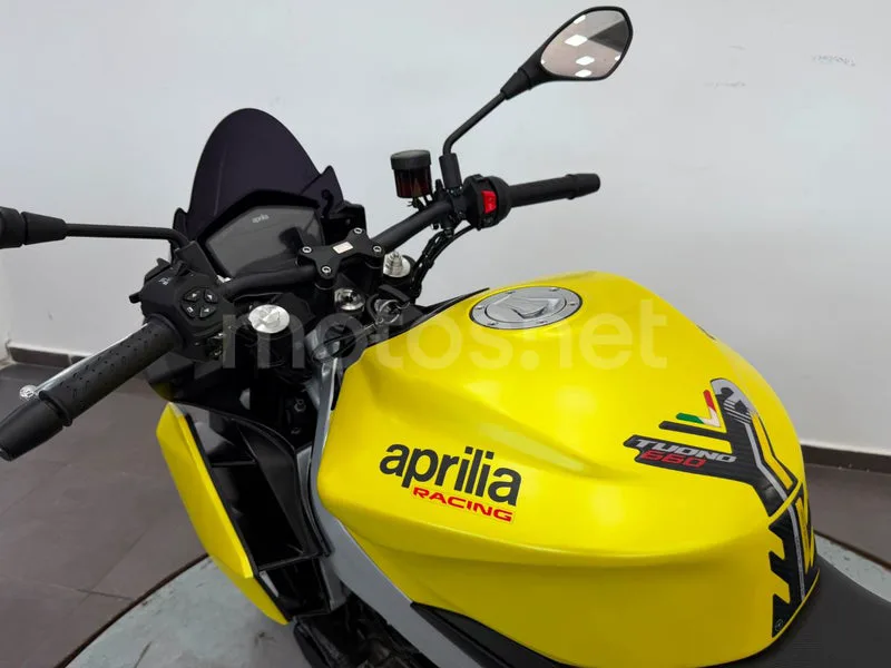 Aprilia Tuono 660 - Vista 8
