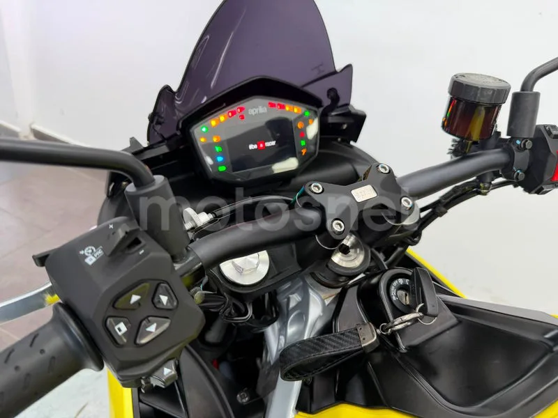 Aprilia Tuono 660 - Vista 10