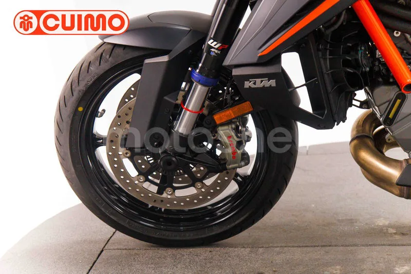 KTM 1390 Super Duke R - Vista 21