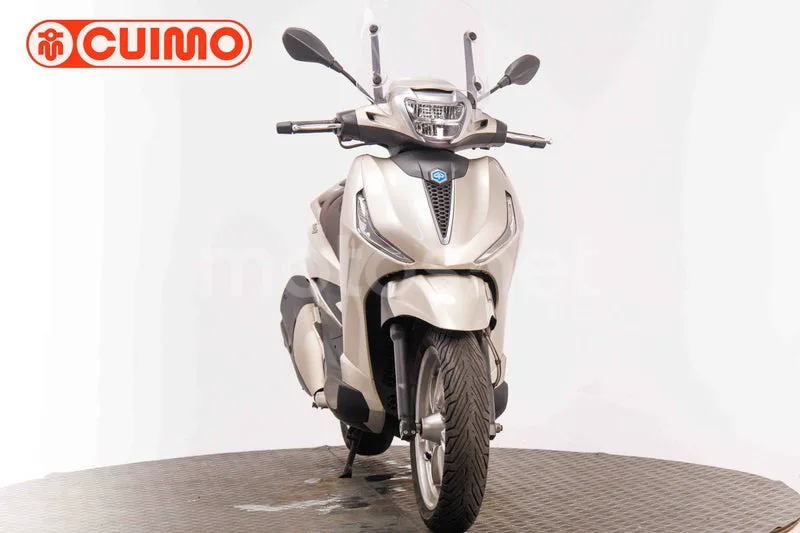 Piaggio Beverly 400 - Vista 10