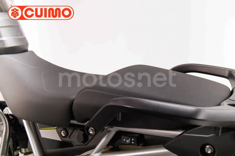 Triumph Tiger 900 - Vista 21