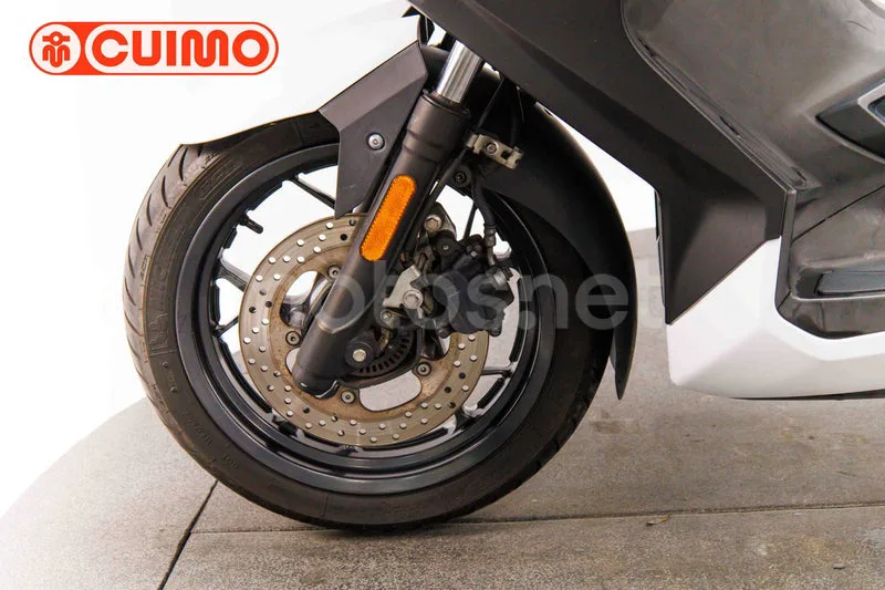 Yamaha XMAX 125 - Vista 19