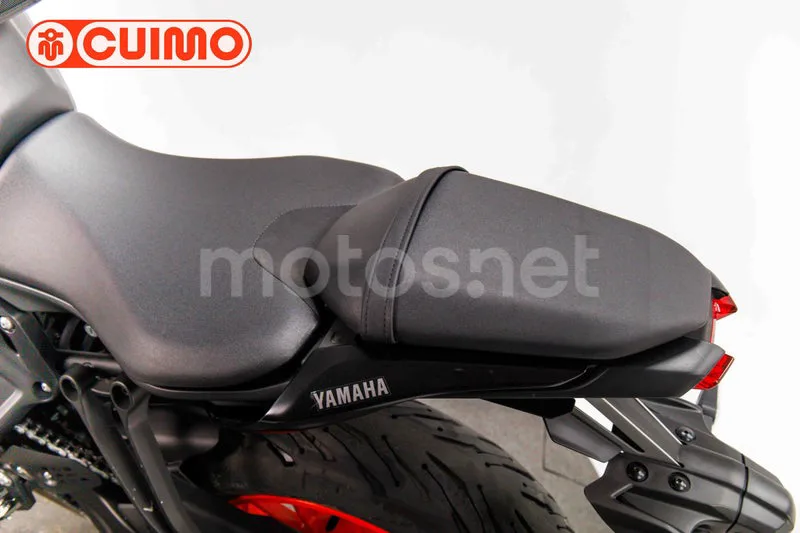 Yamaha MT-07 - Vista 21