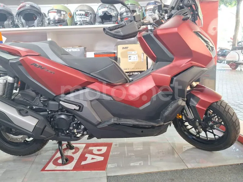 Honda ADV350 - Vista 5