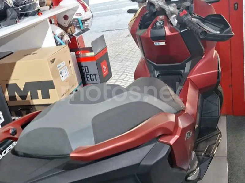 Honda ADV350 - Vista 7