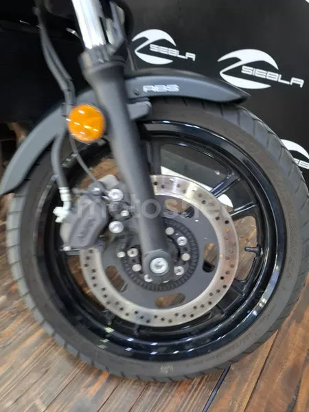 Kawasaki Vulcan S - Vista 4