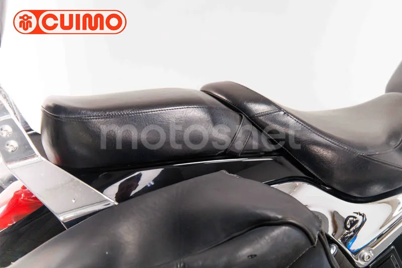Suzuki Intruder M800 - Vista 21