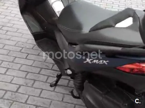Yamaha XMAX 400 - Vista 4