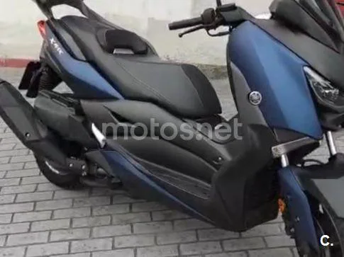 Yamaha XMAX 400 - Vista 8