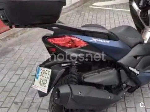 Yamaha XMAX 400 - Vista 9