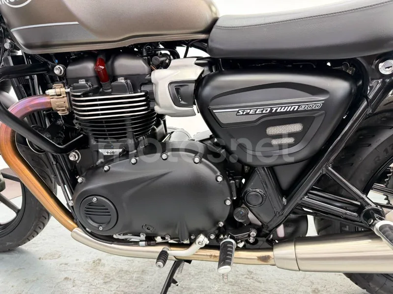 Triumph Speed Twin 900 - Vista 12