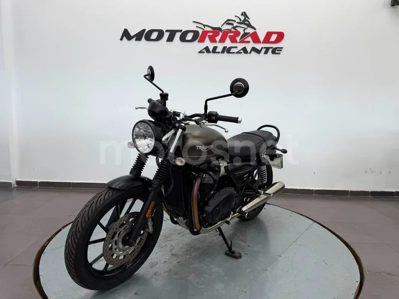 Triumph Speed Twin 900 - Vista 17