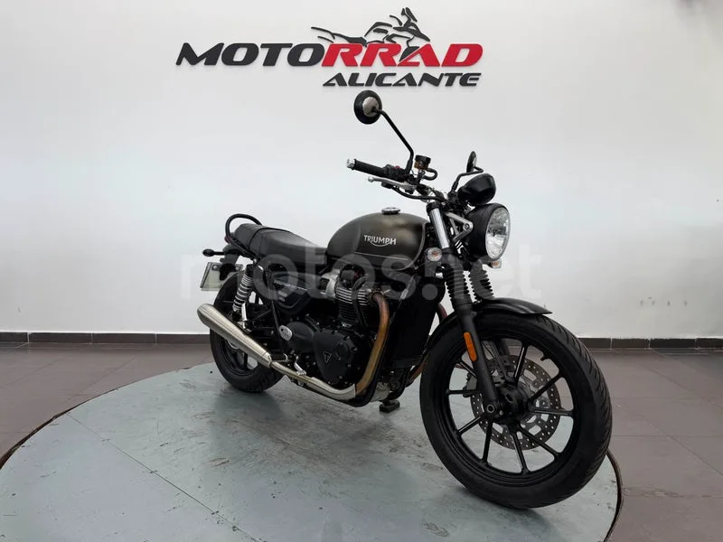 Triumph Speed Twin 900 - Vista 19