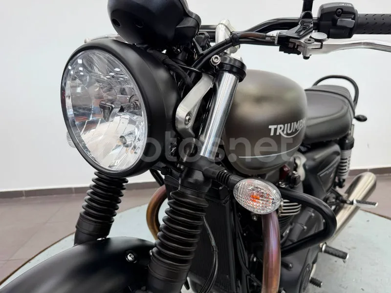 Triumph Speed Twin 900 - Vista 21
