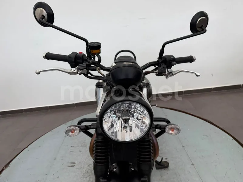 Triumph Speed Twin 900 - Vista 22