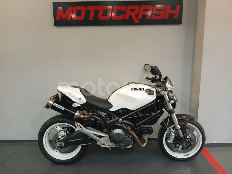 Ducati Monster 696 3490 € 2008 Zaragoza - 1