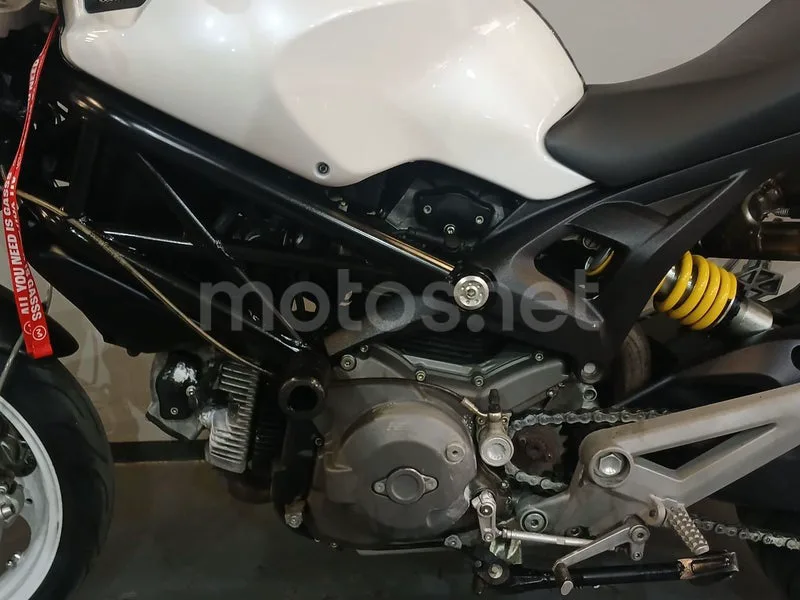 Ducati Monster 696 - Vista 14