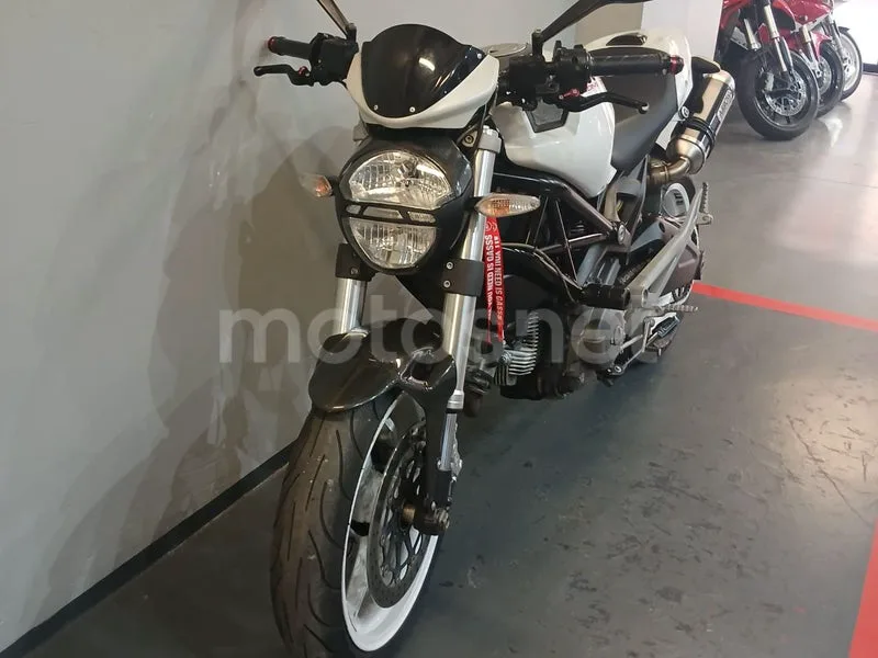 Ducati Monster 696 - Vista 16