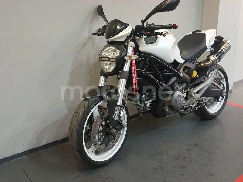 Ducati Monster 696 - Vista 6