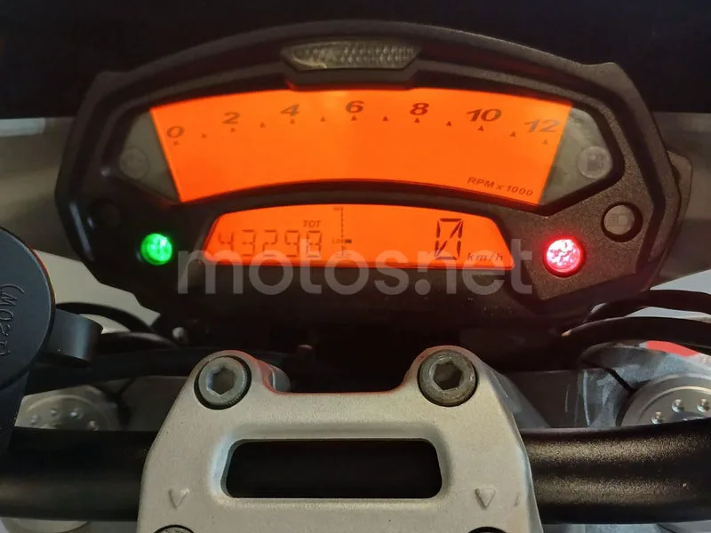 Ducati Monster 696 - Vista 7
