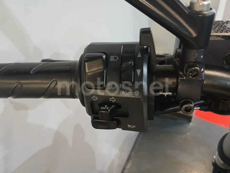 Ducati Monster 696 - Vista 8