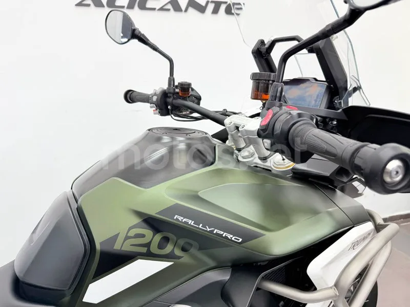 Triumph Tiger 1200 - Vista 13