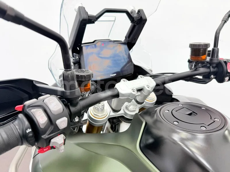 Triumph Tiger 1200 - Vista 17