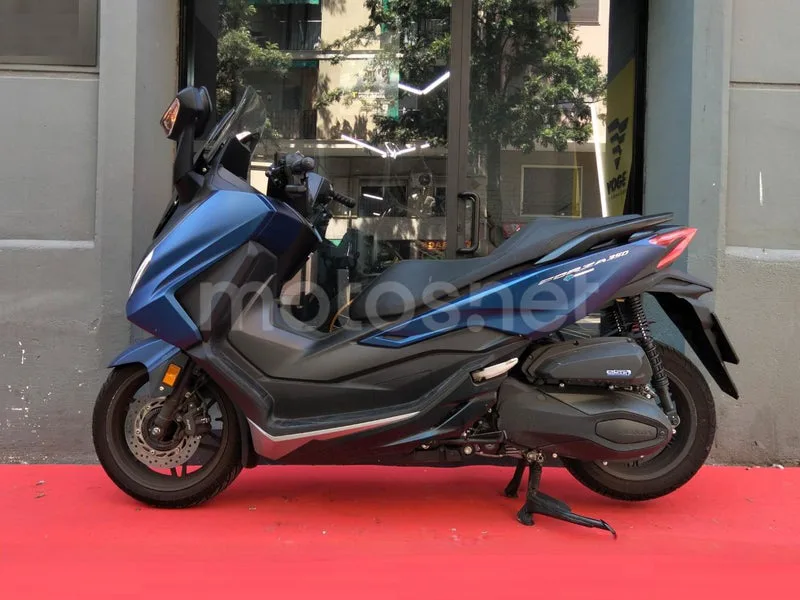 Honda Forza 350 - Vista 4