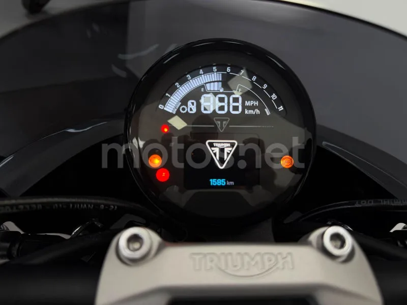 Triumph Trident 660 - Vista 13