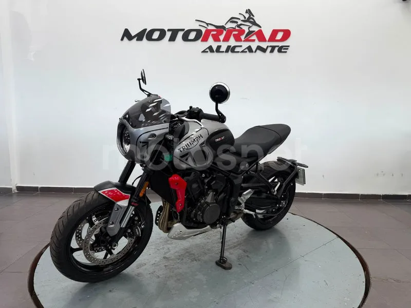 Triumph Trident 660 - Vista 14